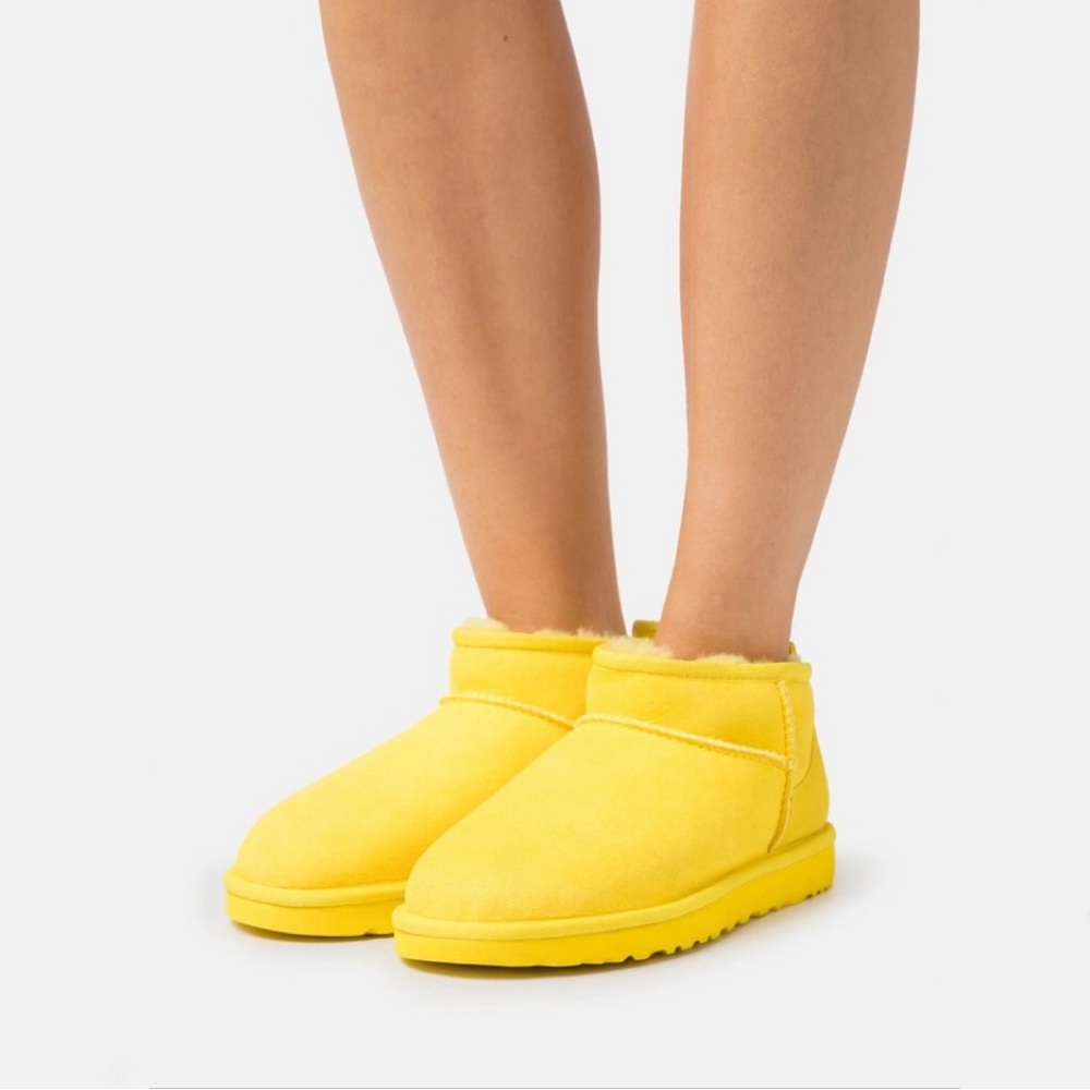 💛 BIG Kids Yellow BOOTY CUT UGGS Suede HOT COLOR💛